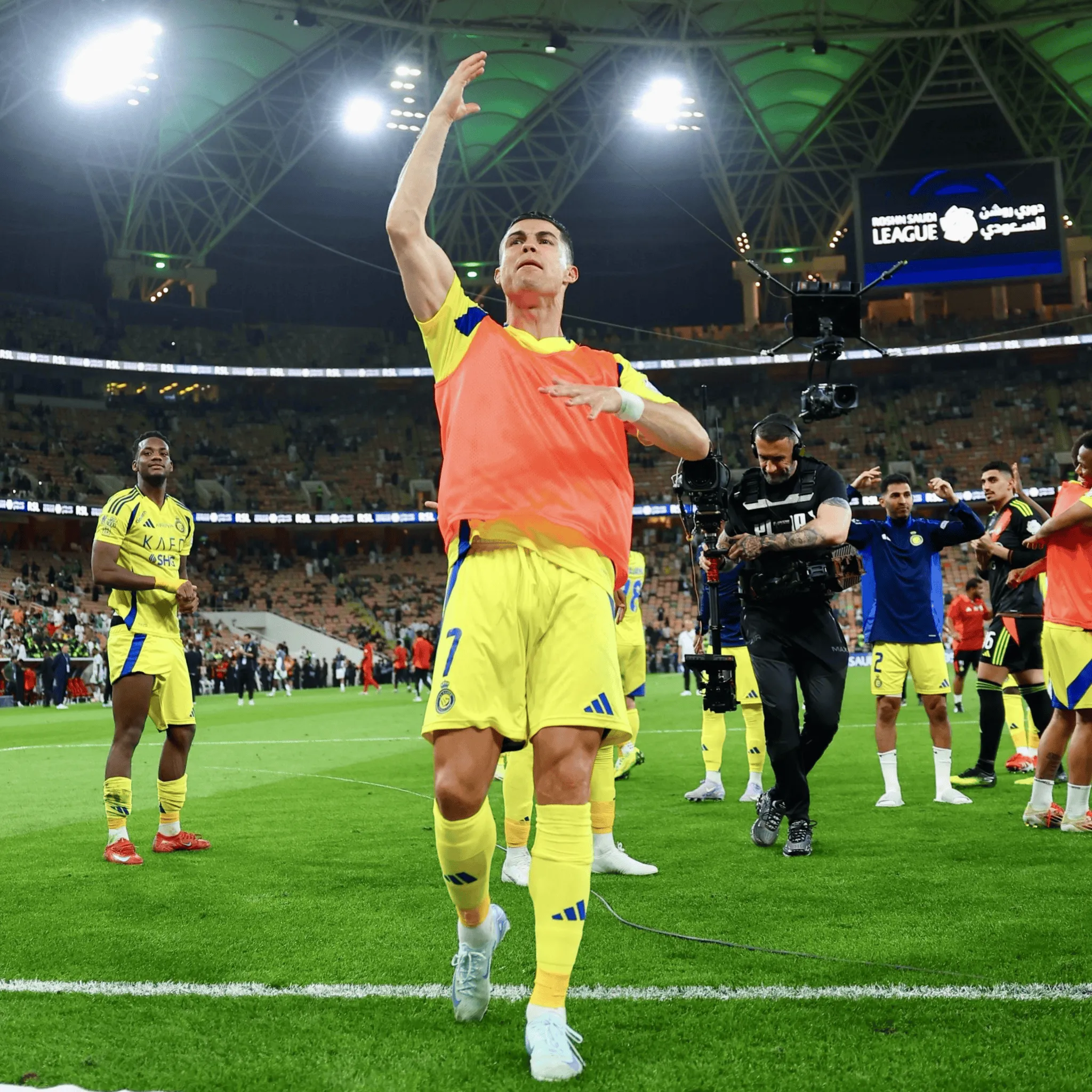 关于C罗迎来十赛季出色发挥，利物浦观众热烈欢呼！的信息-开云下载网址